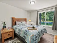 Cabin at Rainier: New-AC-WiFi-Lg. Yard Hotels in Ashford