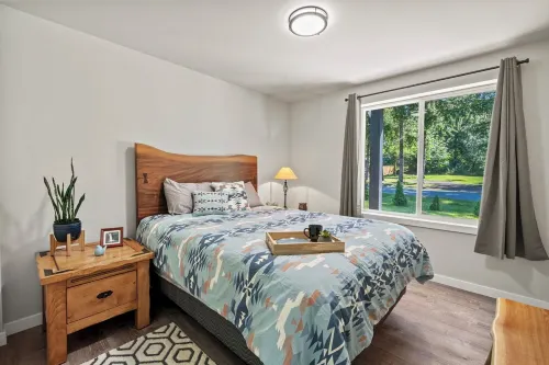 Cabin at Rainier: New-AC-WiFi-Lg. Yard