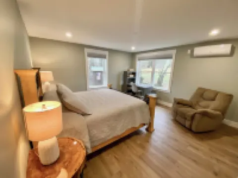 Spacious 2 Bedroom Apartment on Rural, Wooded Property.  King Bed