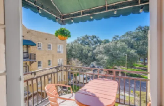 Live Oak Condo on Oglethorpe Square