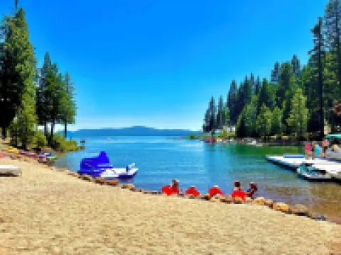 Almanor Lake House, Beach, Dock and Mooring Ball. 플러머스 카운티 호텔