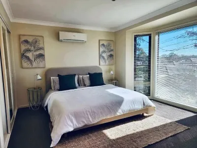 Inner City 3 Bedroom 2.5 Bath Parking Wifi 이언 페이지 공원 주변 호텔