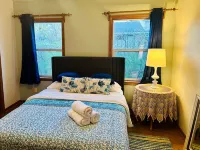 Charming 3-bedroom Legacy Lakehouse near Spicer with beautiful view of the lake!