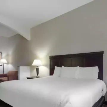 LAKE TEXOMA INN AND SUITES by IHG