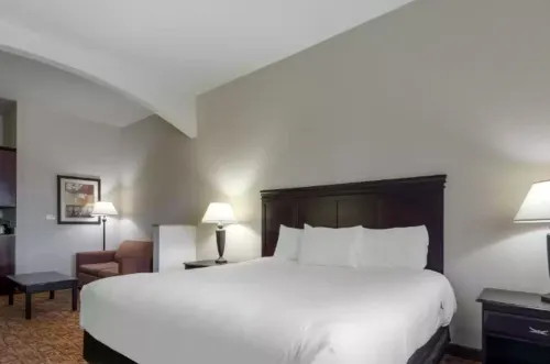 LAKE TEXOMA INN AND SUITES by IHG