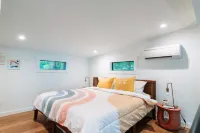 Modern Waterfront Treehouse on Lake Martin! Hotels in Coosa County