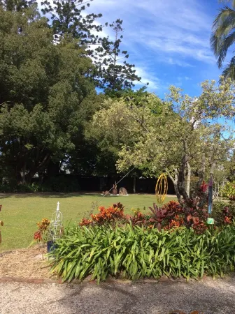 Spacious cottage set in a heritage garden