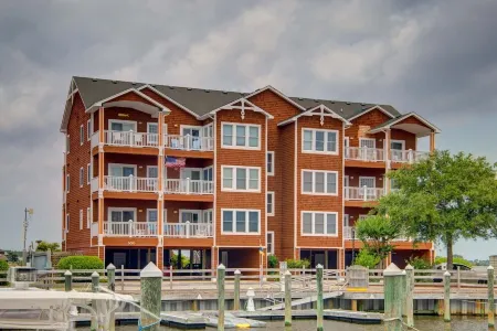 Quiet & relaxing top floor, sound-front condo, with elevator at the Outer Banks!