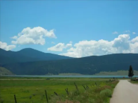 FOUR TOES MOUNTAIN LODGE nestled in the Sangre de Cristo Mtns/Ski/Hike/Fish/Hunt Hotels in Eagle Nest