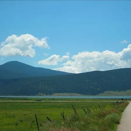 FOUR TOES MOUNTAIN LODGE nestled in the Sangre de Cristo Mtns/Ski/Hike/Fish/Hunt