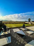 Modern 3 Bedroom Farmhouse of Dundee - Amazing Views, Fire Pit and Comfort