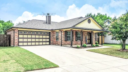 Arlington Home Near AT&T Stadium, Globe Life Field, Six Flags - FREE PARKING!!! Отели рядом с достопримечательностью «Университет Техас в Арлингтон»