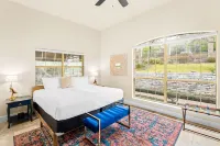 Experience Vista Grande: 4600 sq ft. of Luxury - Heatable Pool and City Views