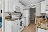 Newport Beach 1 bedroom, 1 bath + Sleeper Sofa Bed - Home/Beach/Garage/Patio Hotel a Newport Beach