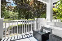 The House on Park: 4 Bedroom/2 Bath Family-Friendly Home in the heart of Erie!