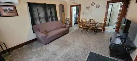 Nice home in downtown 1 block from theater