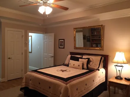 Modern Barndominium on 20 quiet acres 10 miles from Round Top Antique Fair