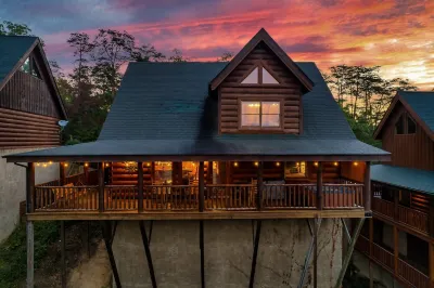 Mountain View/Hot Tubs/Pools/Game Room/Putt-Putt Course/Master Bedrooms