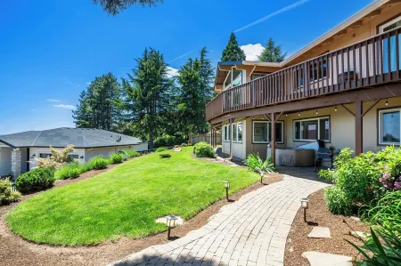 Red Hills Horizon: A Two Bedroom Suite with Hot Tub