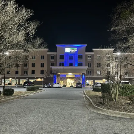 Holiday Inn Express & Suites GOLDSBORO - BASE AREA by IHG