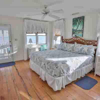 High Tide - Beachfront Home in "Arrogantly Shabby" Pawleys Island, SC Rooms