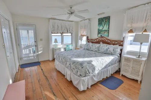 High Tide - Beachfront Home in "Arrogantly Shabby" Pawleys Island, SC