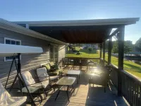 5 bedroom lake front home on Lake Secession