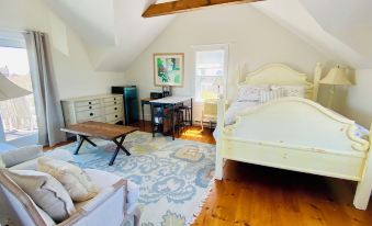Adorable guest house with saltwater pool and spa with views close to beach