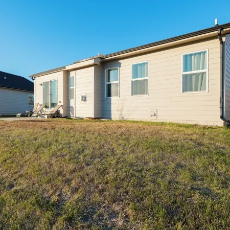 The Rehoboth- Iowa -Entire Home, 4BR- Deluxe & Elegant, Great Location near I-35