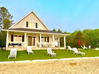 Lakefront Beach House: Serene Getaway Hotels near Dizzy Daisy Winery