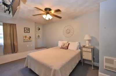 PLENTY OF ROOM FOR WHOLE FAMILY!! Hotel in zona Point Judith Lighthouse