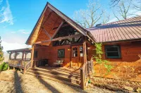 Mountain Retreat - 4/3 - hot tub, wrap around deck w/spectacular mountain views,