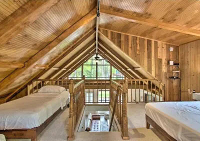 Steps 2 Lake, 3 Bedrm cabin w/ bonus Loft, 2 full Baths, Pool Table, 2 Kayaks Kalahari Waterpark Resort Convention Center附近的飯店