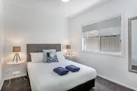 Crisp Stylish Family Villa, near Beach Pets also welcome! Free Wifi+Netflix