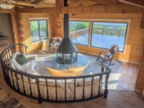 Luxurious Cabin in Alaska w/ Hot Tub & Cedar Sauna