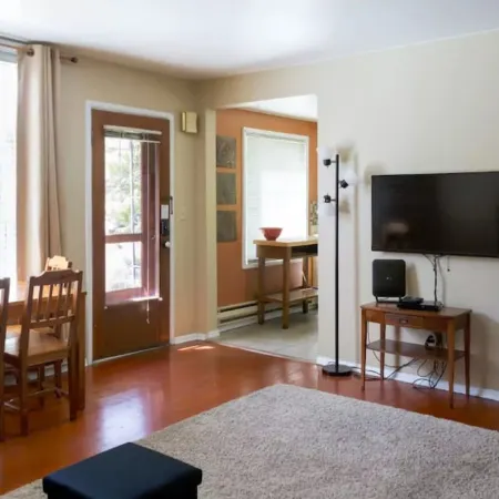 Ground Floor Private Apartment Near Manito Park, Downtown, and Sacred Heart