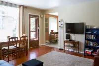 Ground Floor Private Apartment Near Manito Park, Downtown, and Sacred Heart