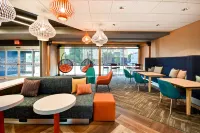 트루 바이 힐튼 루이빌 에어포트