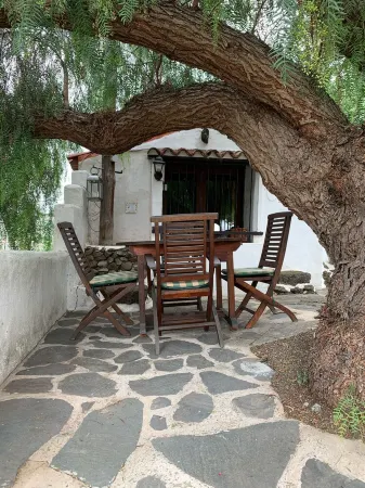 Hikers' cottage in green surroundings. Renovated in July 2023
