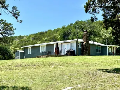 PK-Caddo Bay is a ski/surf/tubing, fishing , bird sanctuary! Starlink internet!