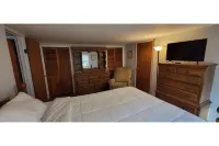 Crystal City Family Home - Comfort and Convenience 171 Cedar Arts Center附近的飯店