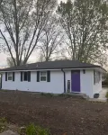 Kimball Ave makes commuting easy & Close to KSU STADIUM! Hotel dekat Tointon Baseball Stadium