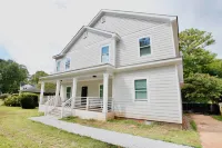 Picturesque Getaway 7BR, Hot Tub, Mins to DT Hôtels à proximité de : Buck Godfrey Stadium