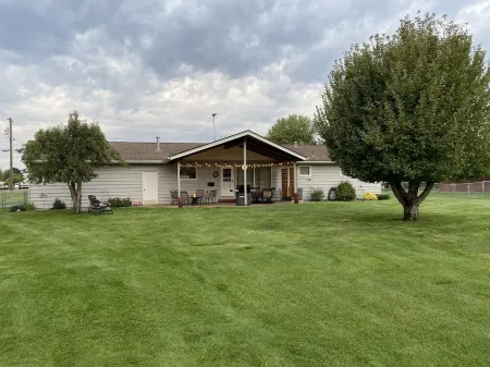 Great Location-Close to Silverwood, Downtown, Hayden & Cda Lakes Отели в г. Кутеней