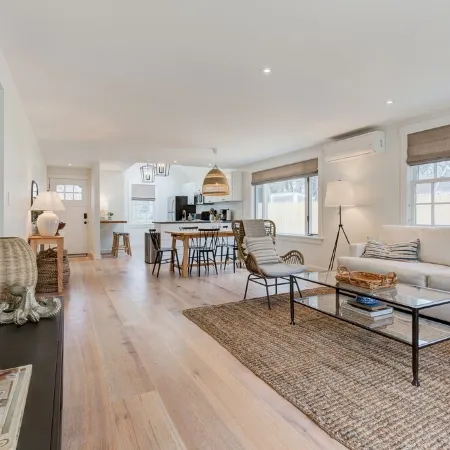 Walk to Town/Golf Club - Renovated Edgartown Home