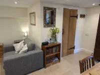 Private Suite near Bradford on Avon town center