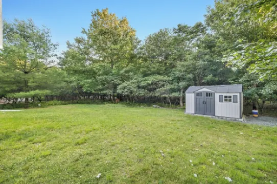 "Pocono Antilia" 7 BR Chalet Sleep 18 w/Hot Tub, Sauna & Game Room