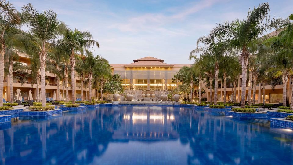Dusit Thani LakeView Cairo