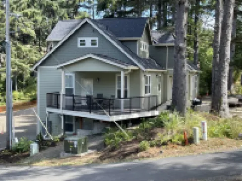 Luxury 4 Bedrooms House in Neskowin South Beach. Отели в г. 