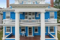 Spacious 7-bedroom house- unique history, modern comforts and incredible views